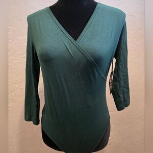 NEW Timing Blouse Sleeve Bodysuit‎